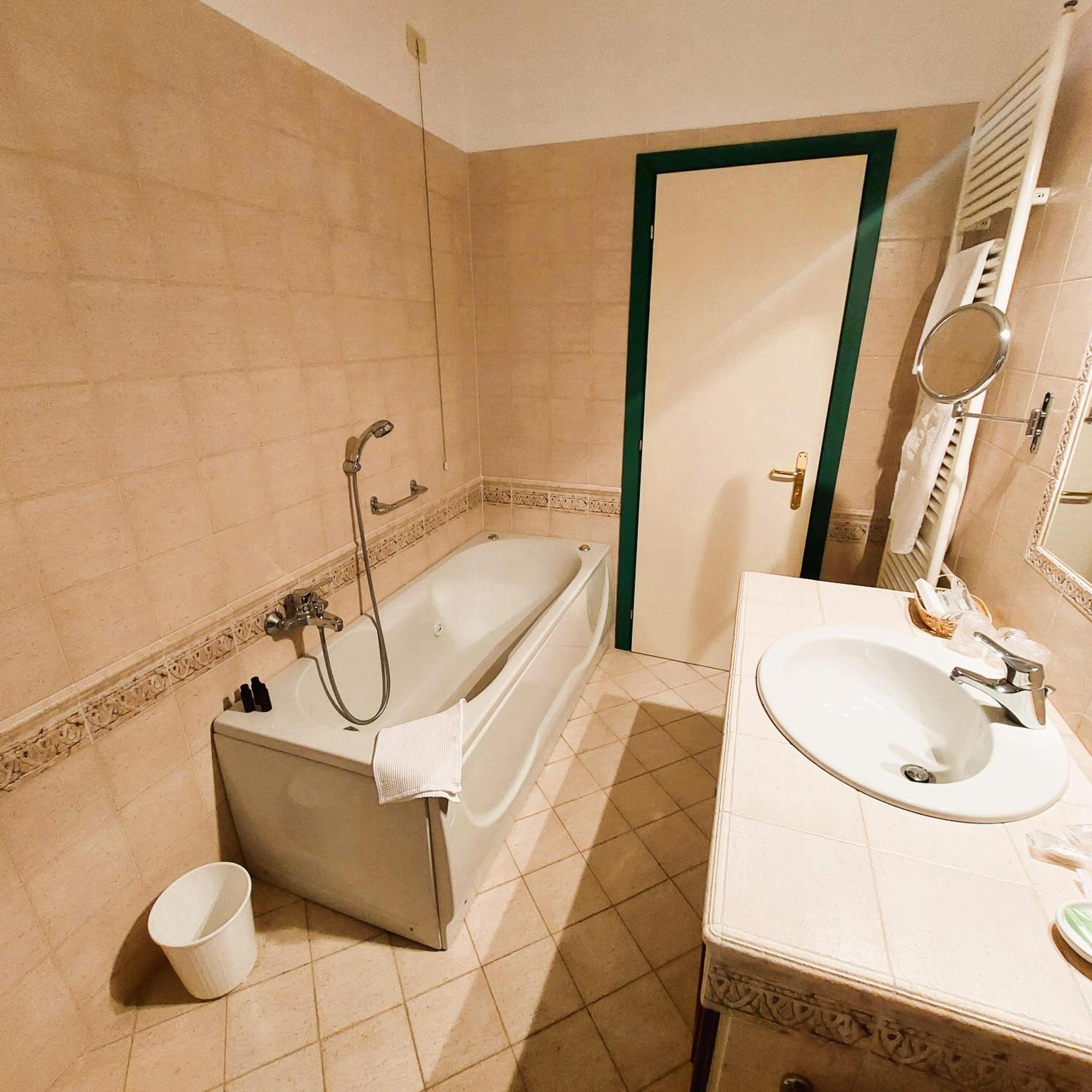 Albergo Ristorante Bigiu Sant'Omobono Imagna Exteriör bild