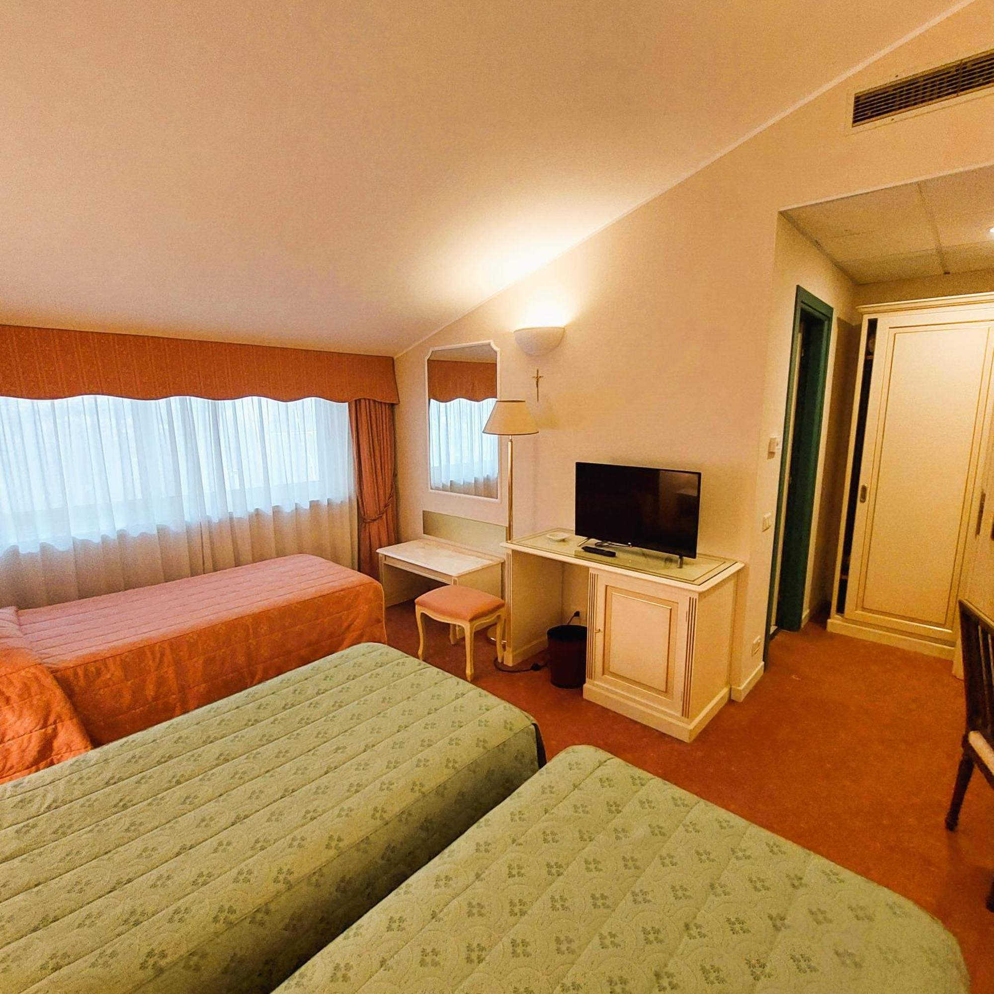 Albergo Ristorante Bigiu Sant'Omobono Imagna Exteriör bild