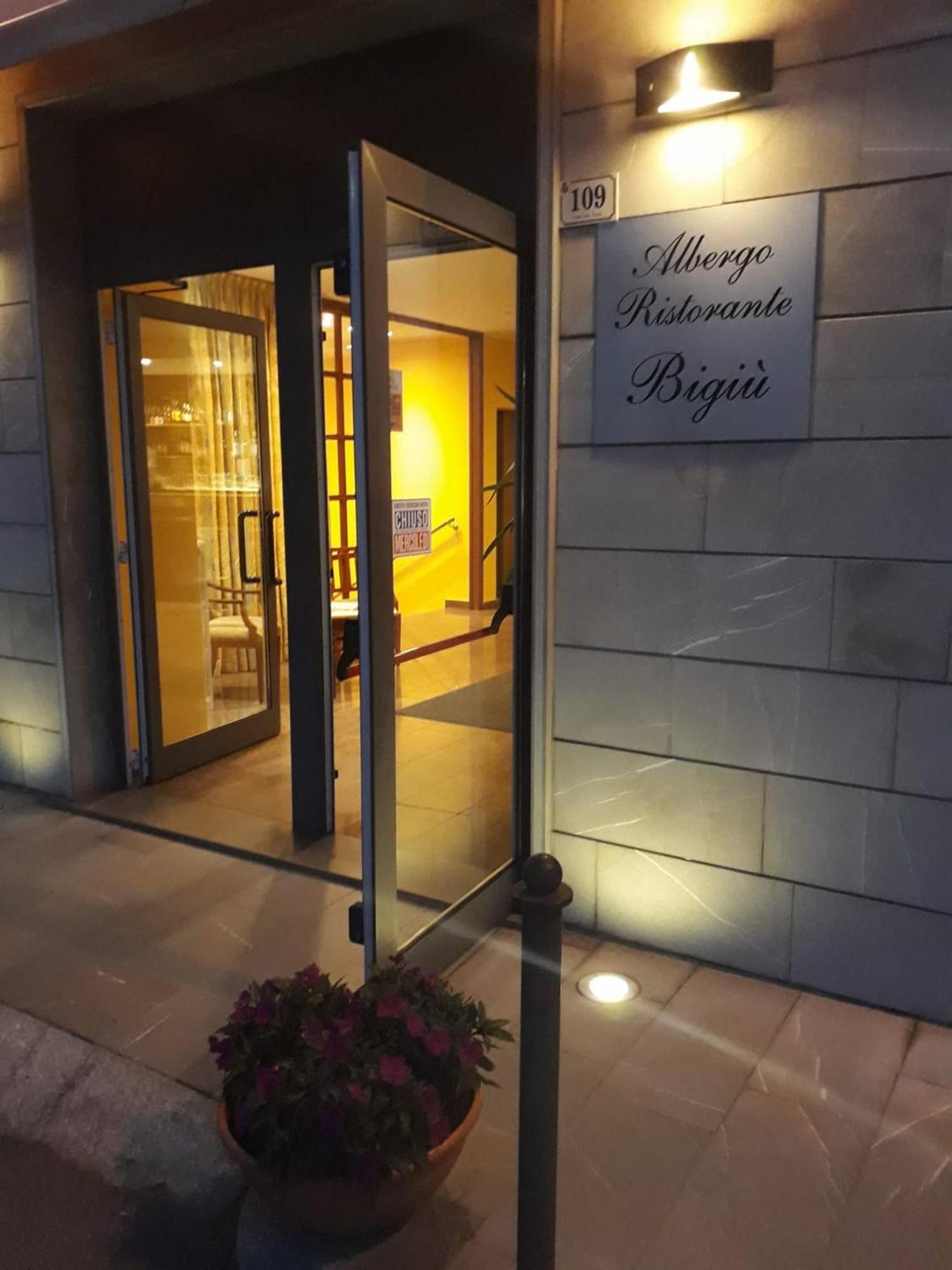 Albergo Ristorante Bigiu Sant'Omobono Imagna Exteriör bild